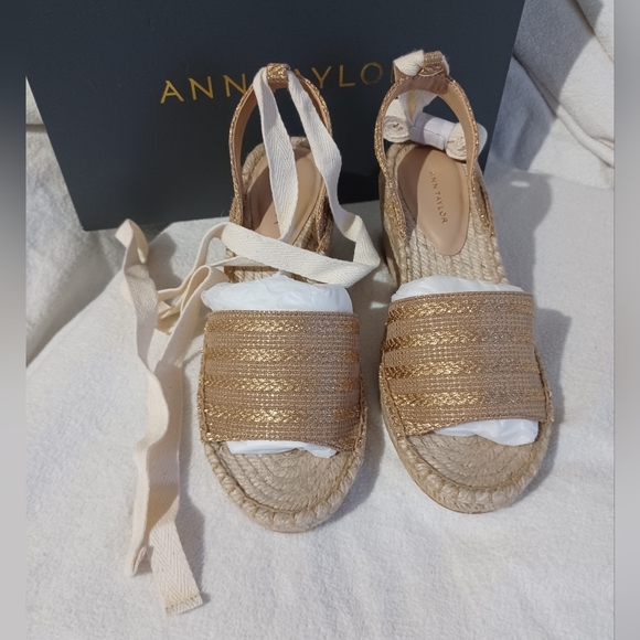 NIB Ann Taylor Tweed Lace-Up Espadrille Wedge Sandals Size 5 1/2 In Natural. - Picture 6 of 9
